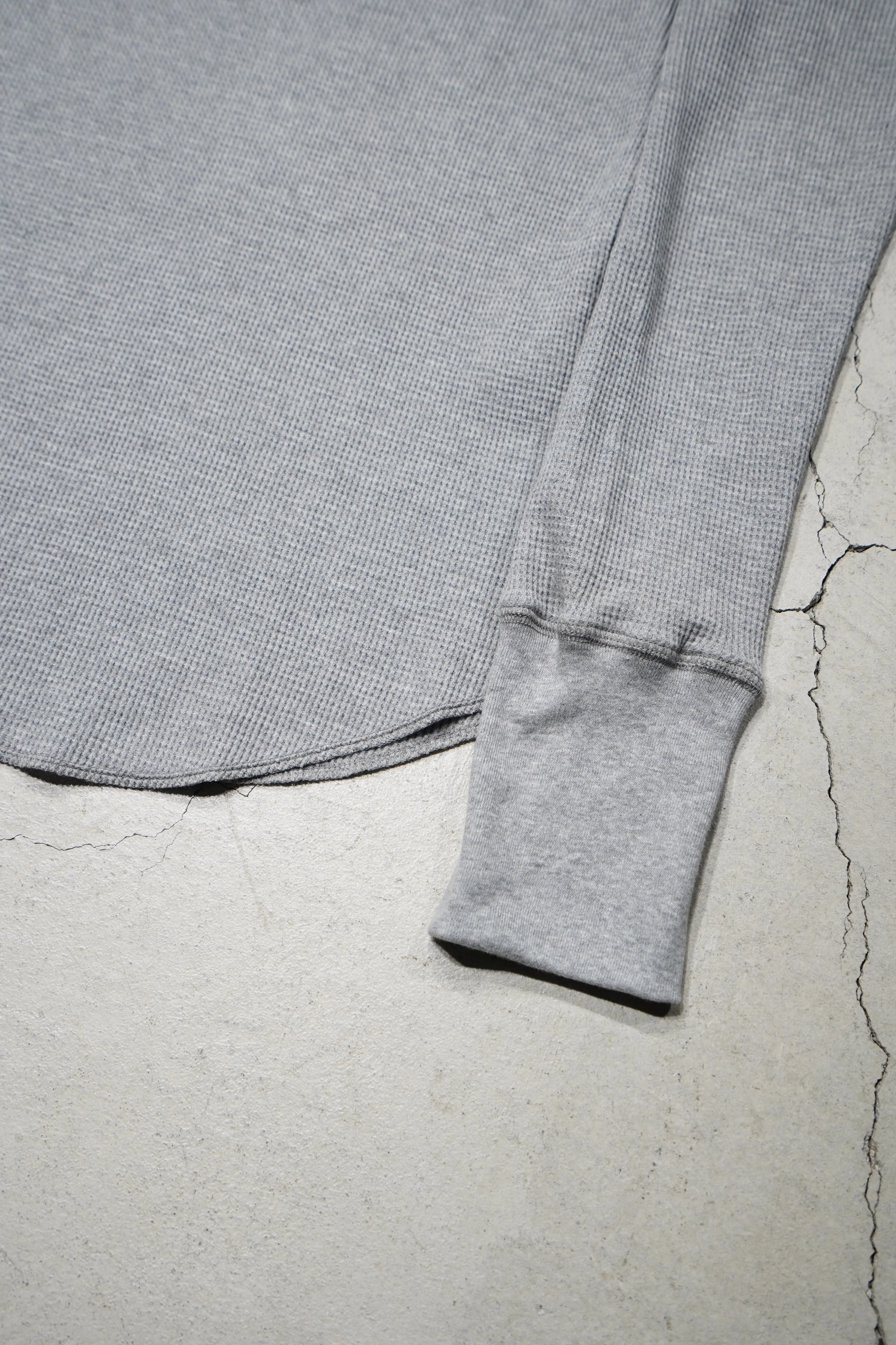 4B TIGHT WAFFLE LS (L.GRAY)(EXCLUSIVE)