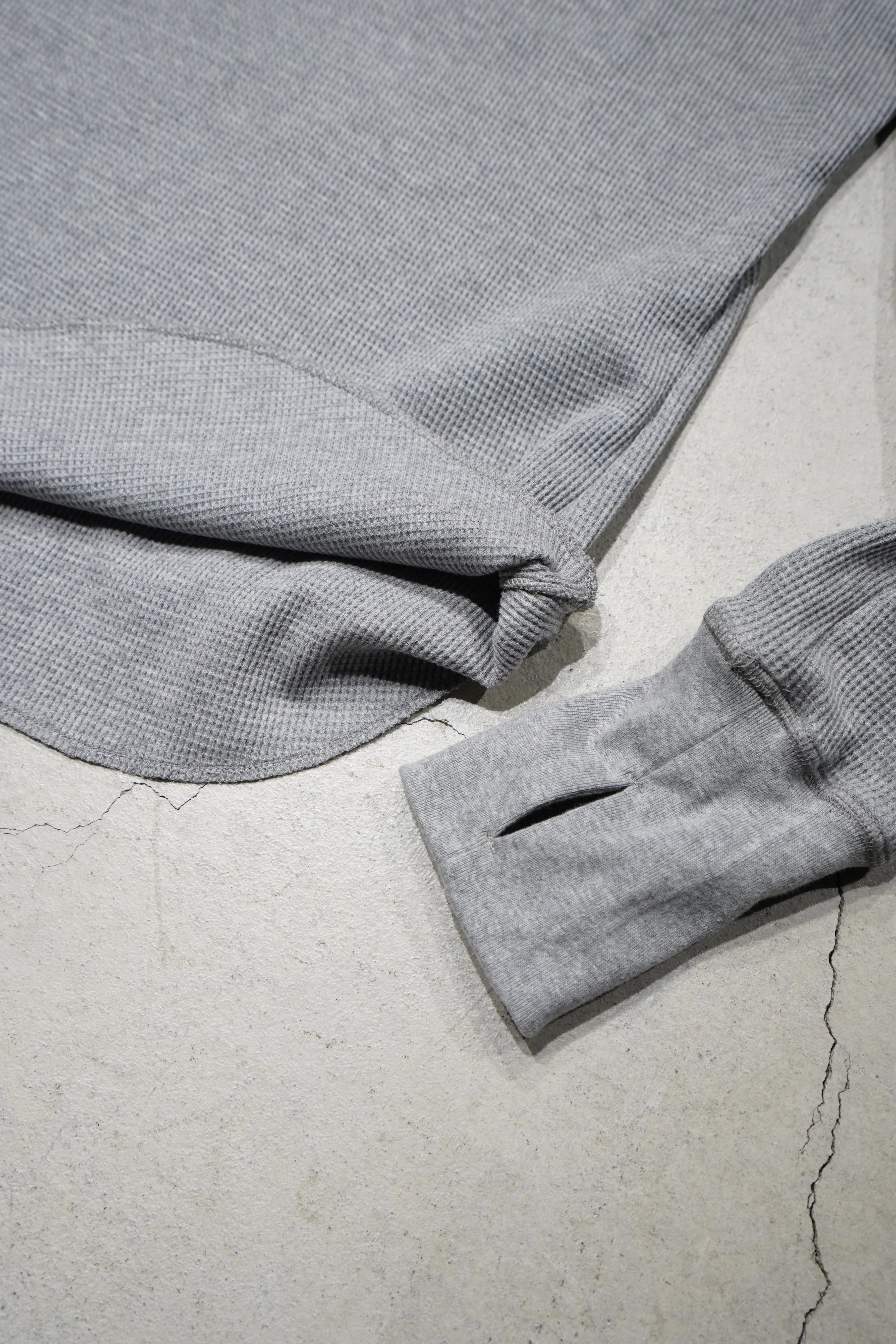 4B TIGHT WAFFLE LS (L.GRAY)(EXCLUSIVE)
