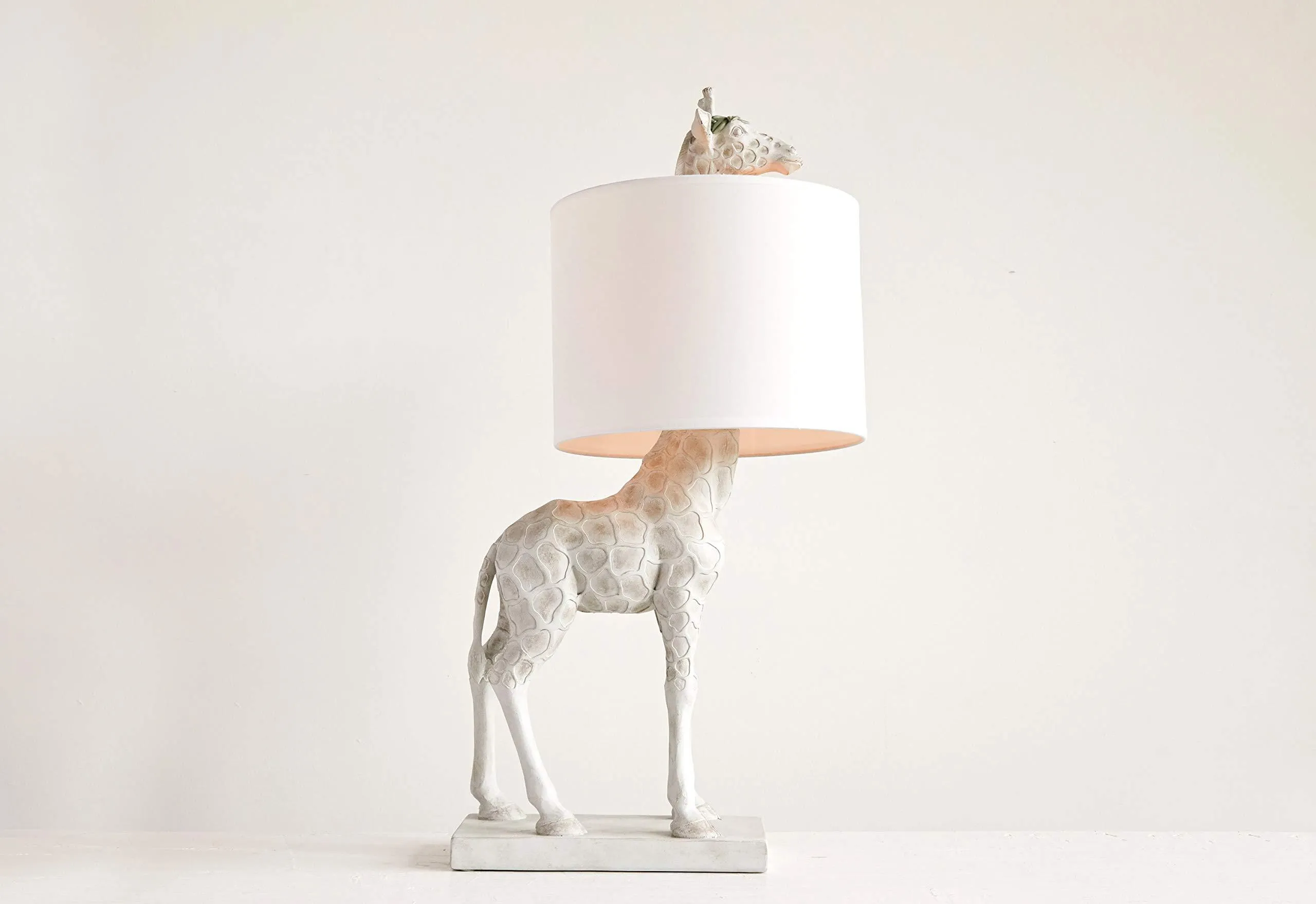 Creative Co-Op DA8698 White Resin Giraffe Lamp