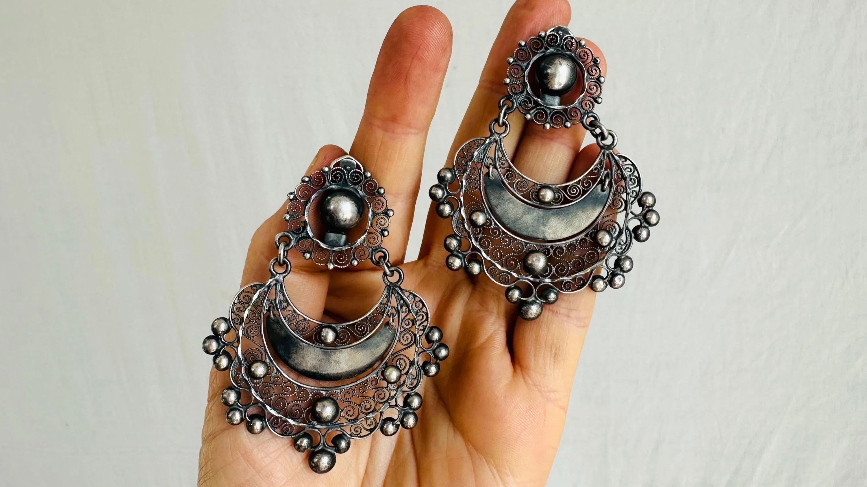 Vintage Oaxacan Filigree Earrings With Pearl. Sterling Silver. Mexico. 2534