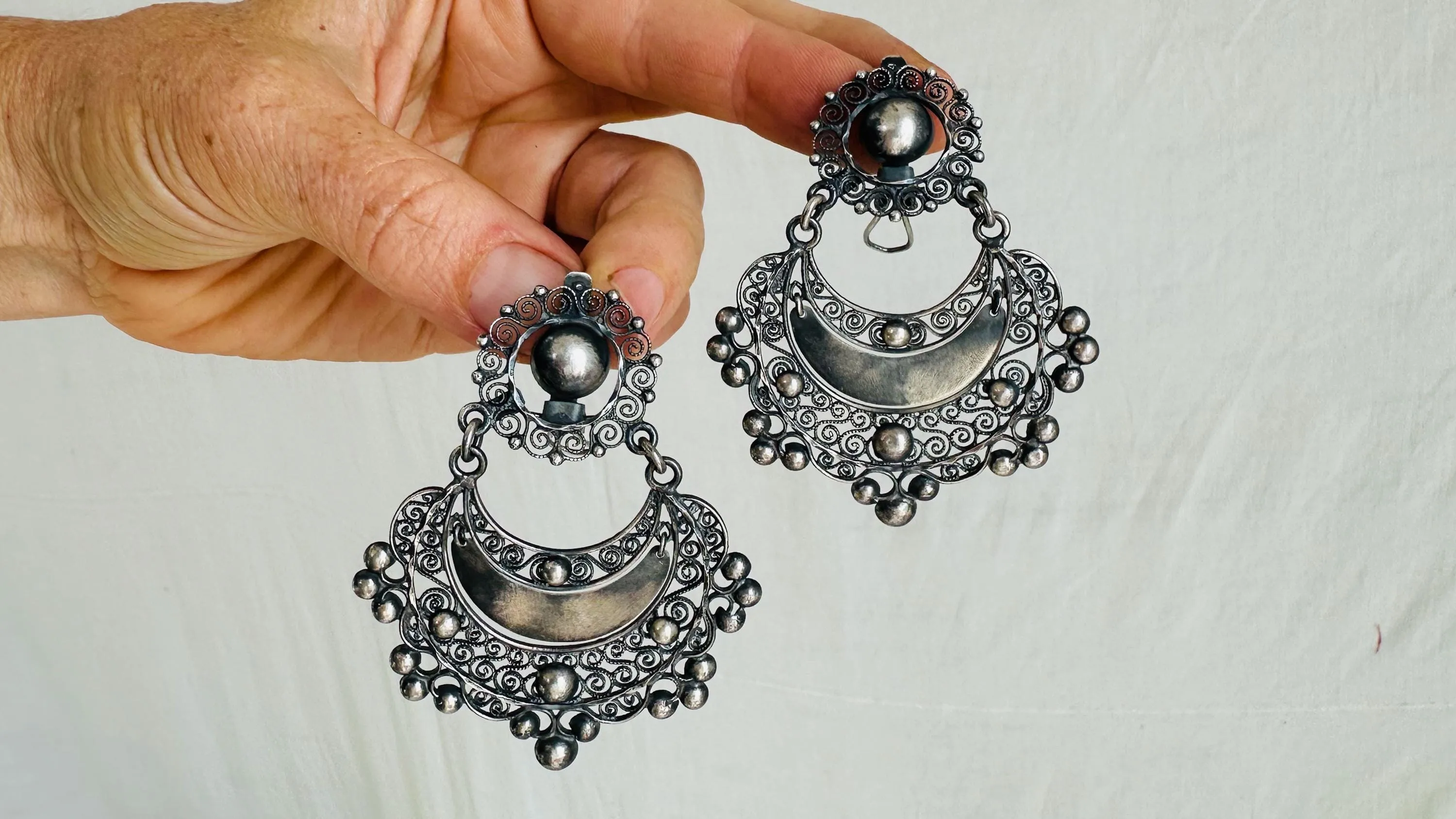 Vintage Oaxacan Filigree Earrings With Pearl. Sterling Silver. Mexico. 2534